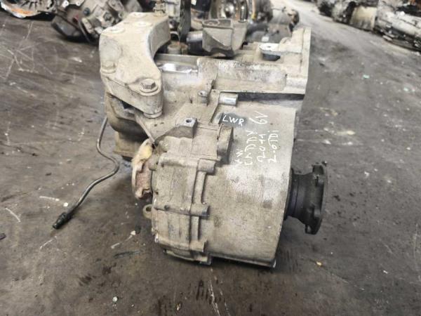 BOITE DE VITESSE VW CADDY 2.0TDI CODE: LWR ( 6-VITESSES ) - Vue 3